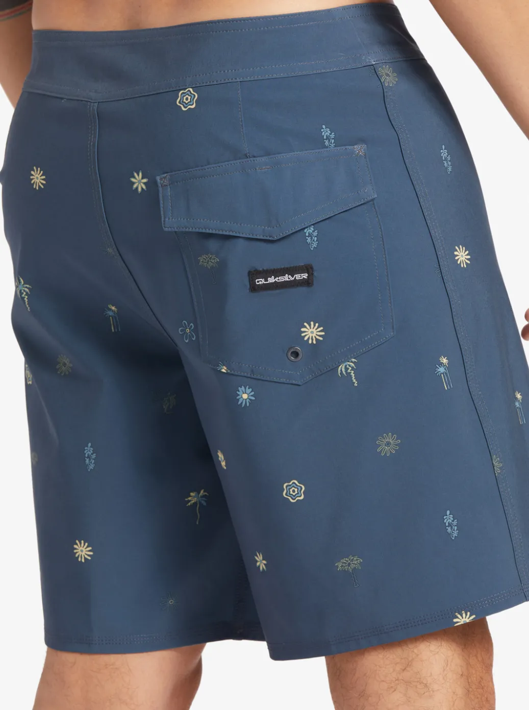 Flash Sale Quiksilver Surfsilk 69 18" Boardshorts Midnight Navy Heat Waves