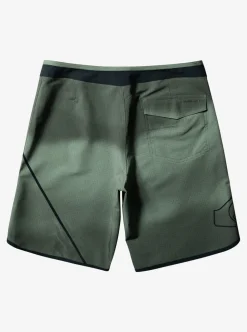 Hot Quiksilver Surfsilk New Wave 20" Boardshorts Four Leaf Clover