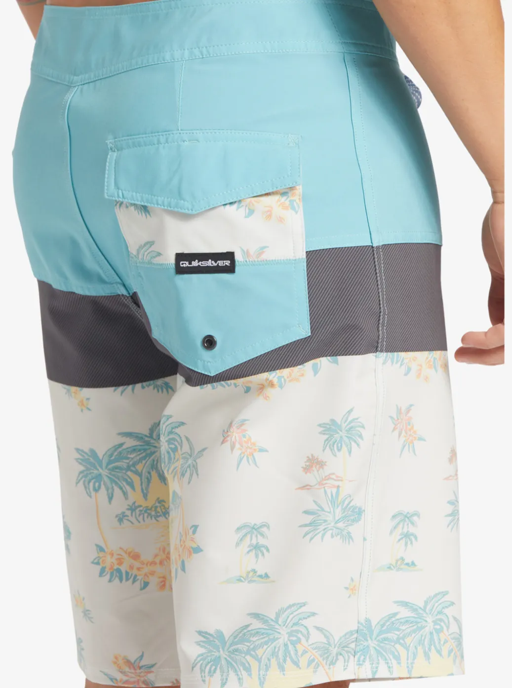 Discount Quiksilver Surfsilk Panel 20" Boardshorts Snow White Palm Spritz