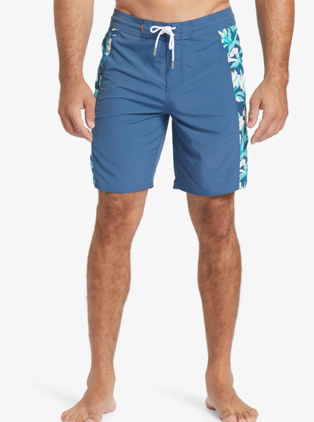 Clearance Quiksilver Waterman Cliffside Solid 19" Boardshorts Ensign Blue